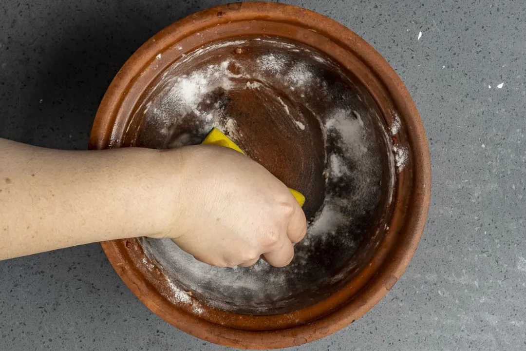 Clean Clay Pots