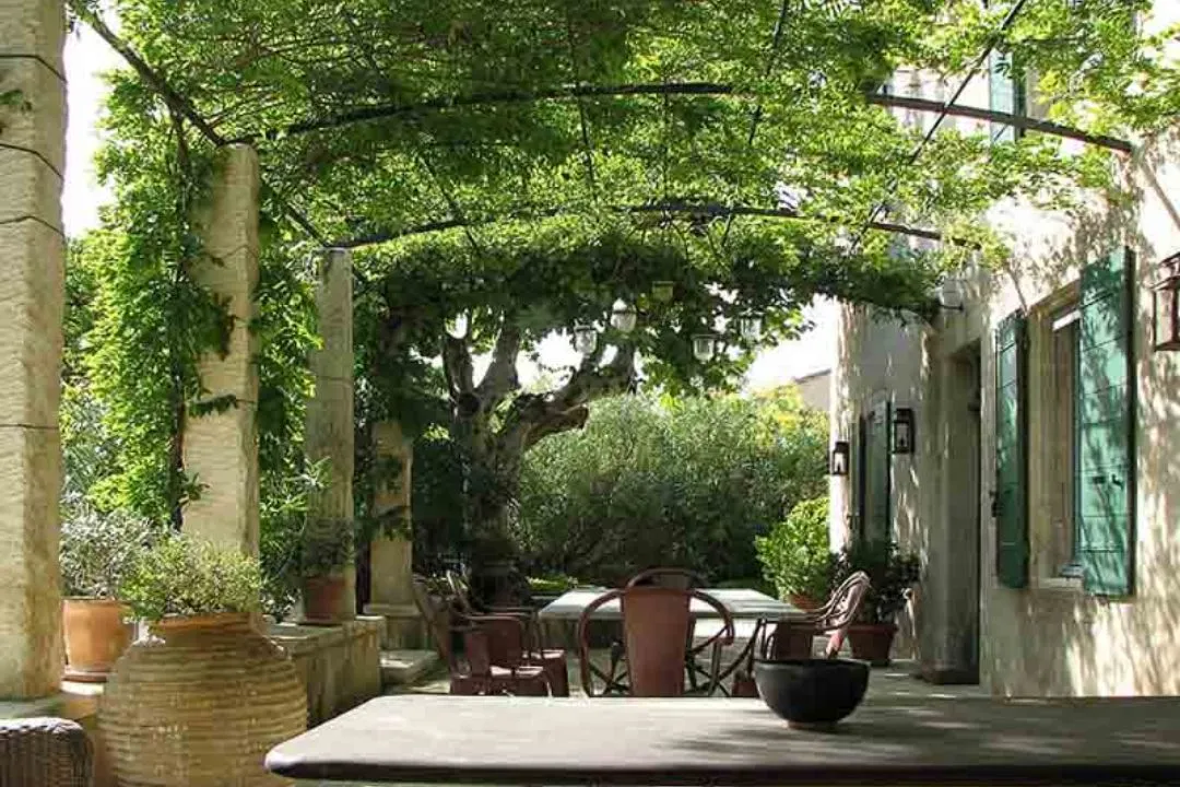 Mediterranean Courtyard