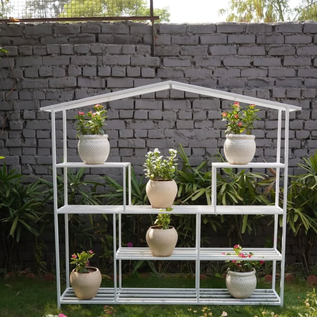 DIY Backyard Plant Stands in garden