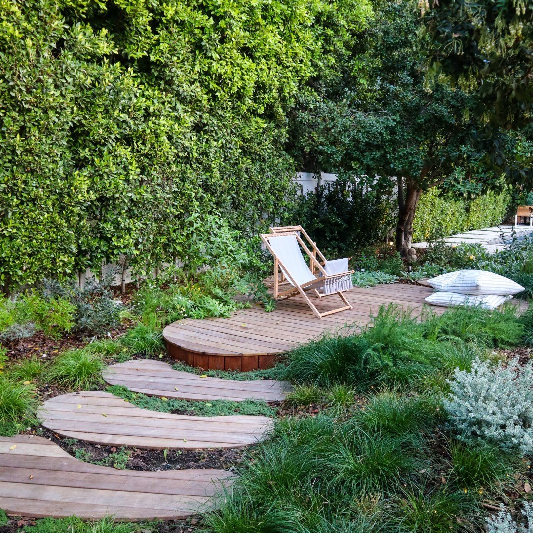 Small Backyard Landscaping Mixed Material Pathway 