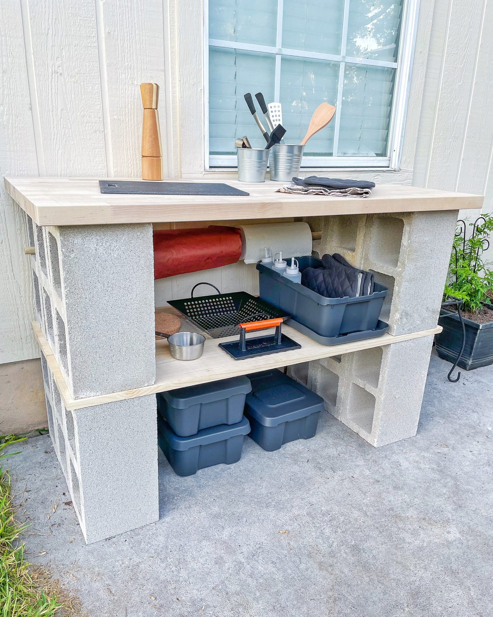 DIY Cinder Block Potting Bench