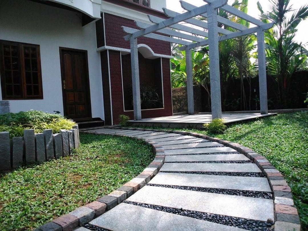 Small Tropical Garden Pebble Pathway