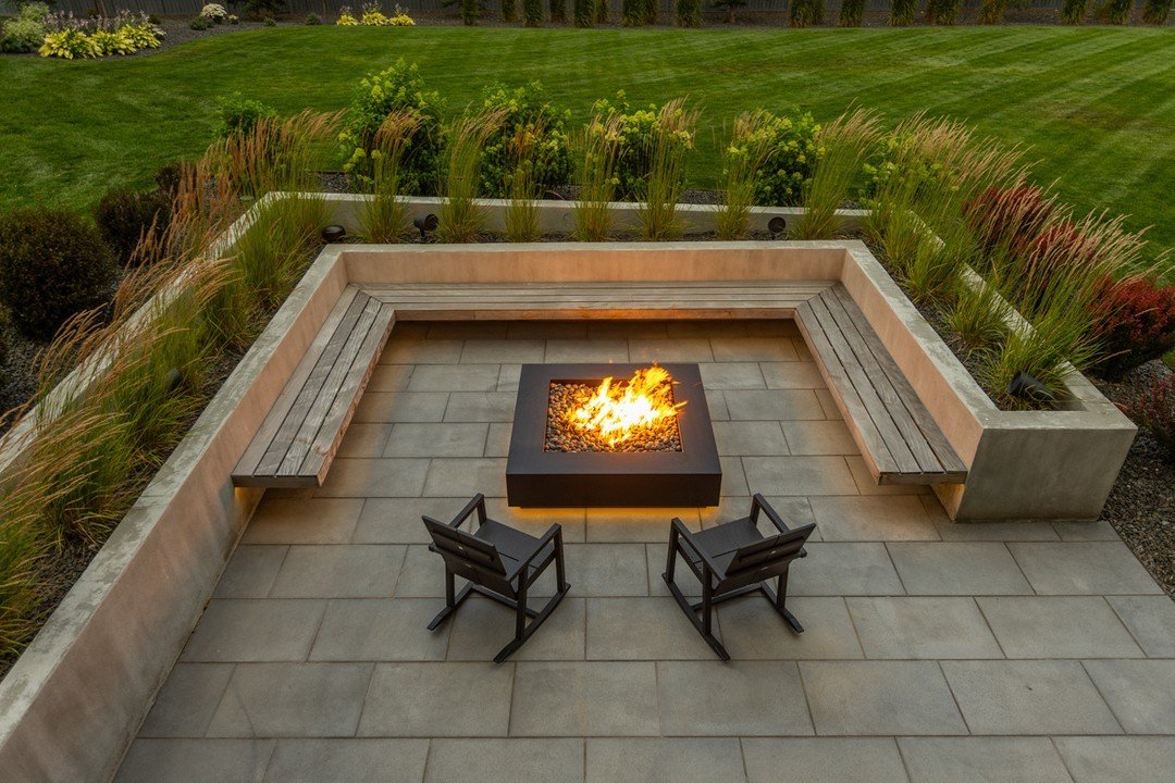 Outdoors Backyard Tiled Firepit for a Pop of Color