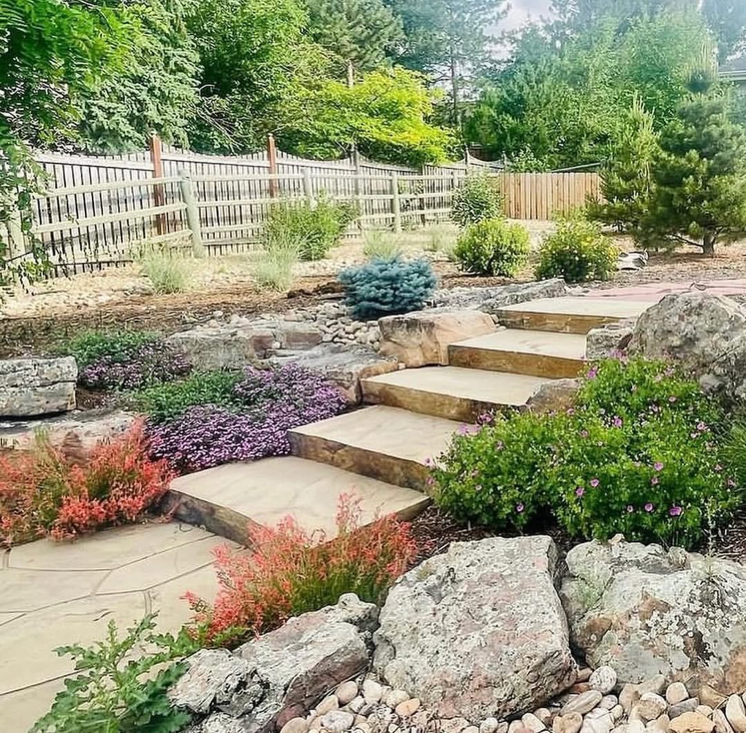  No Grass Backyard Rock Garden