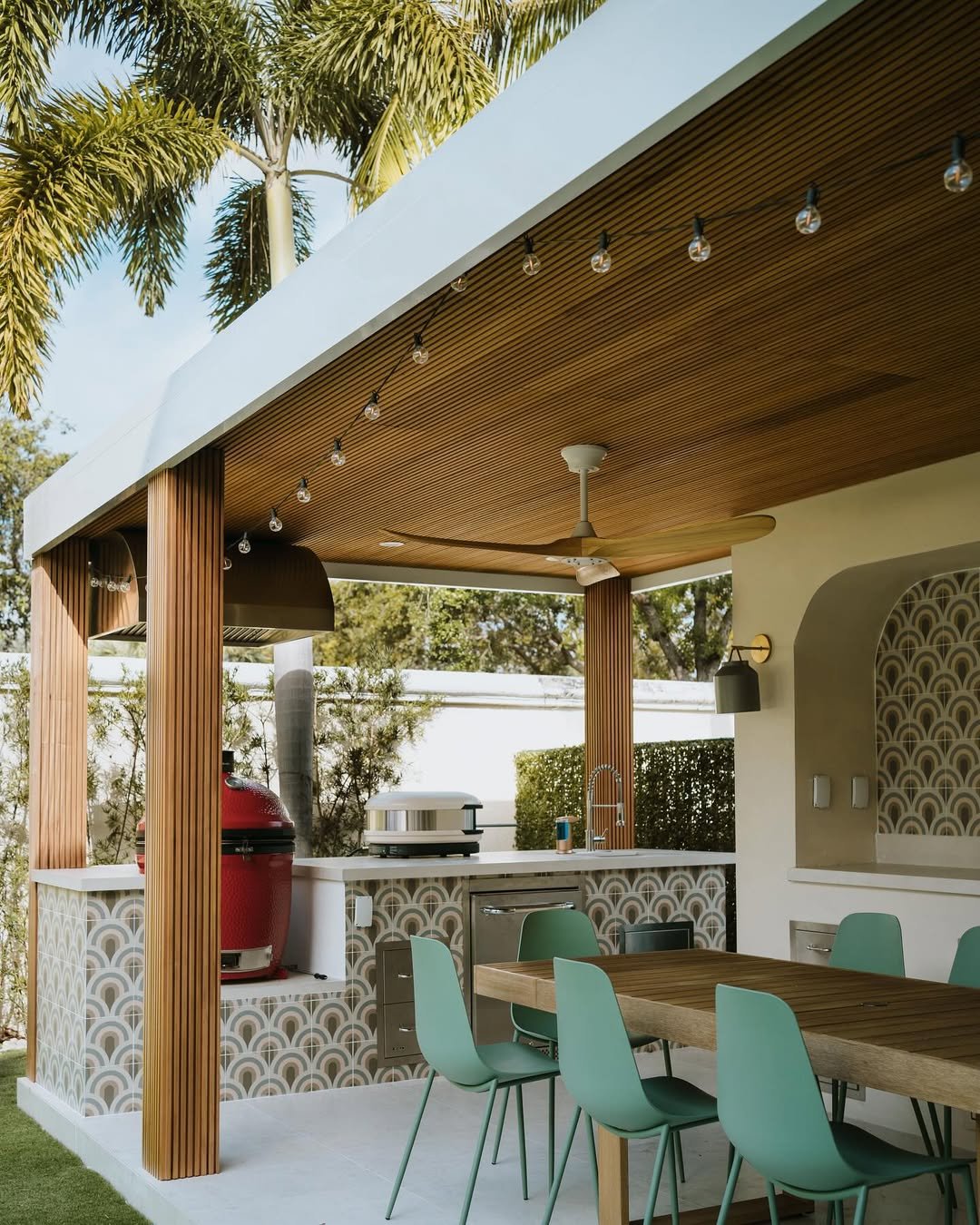 Minimalist Modern small pergola 