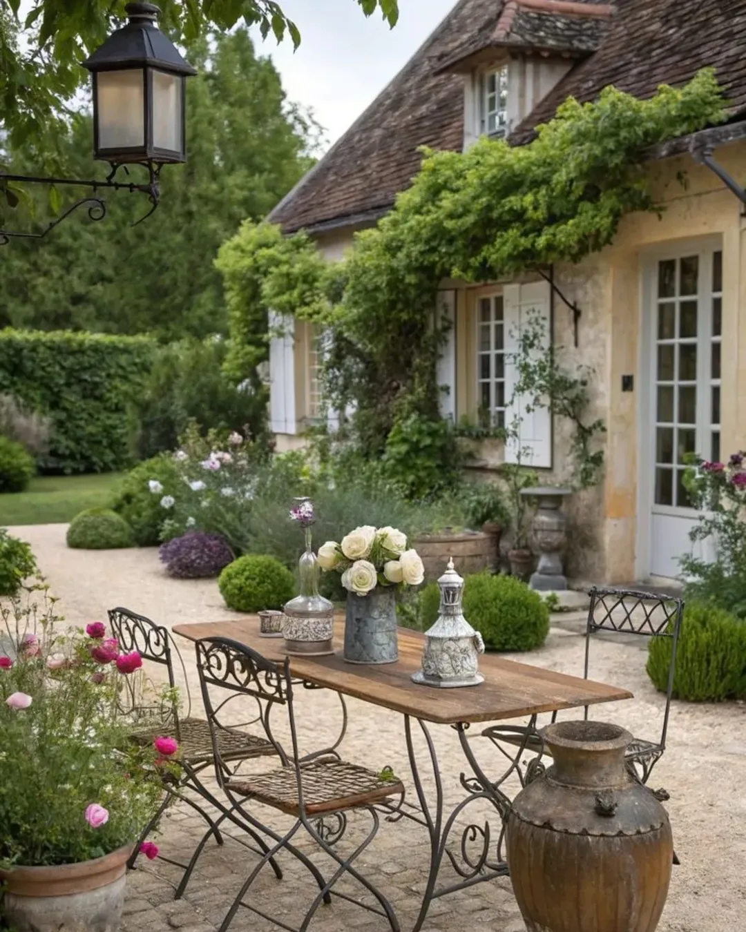 Townhouse Backyard Garden Art and Decor