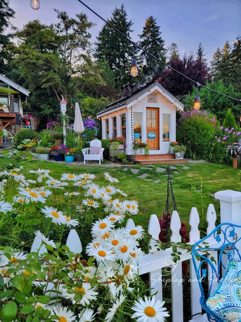 cottage in Front Garden Landscaping Designs
