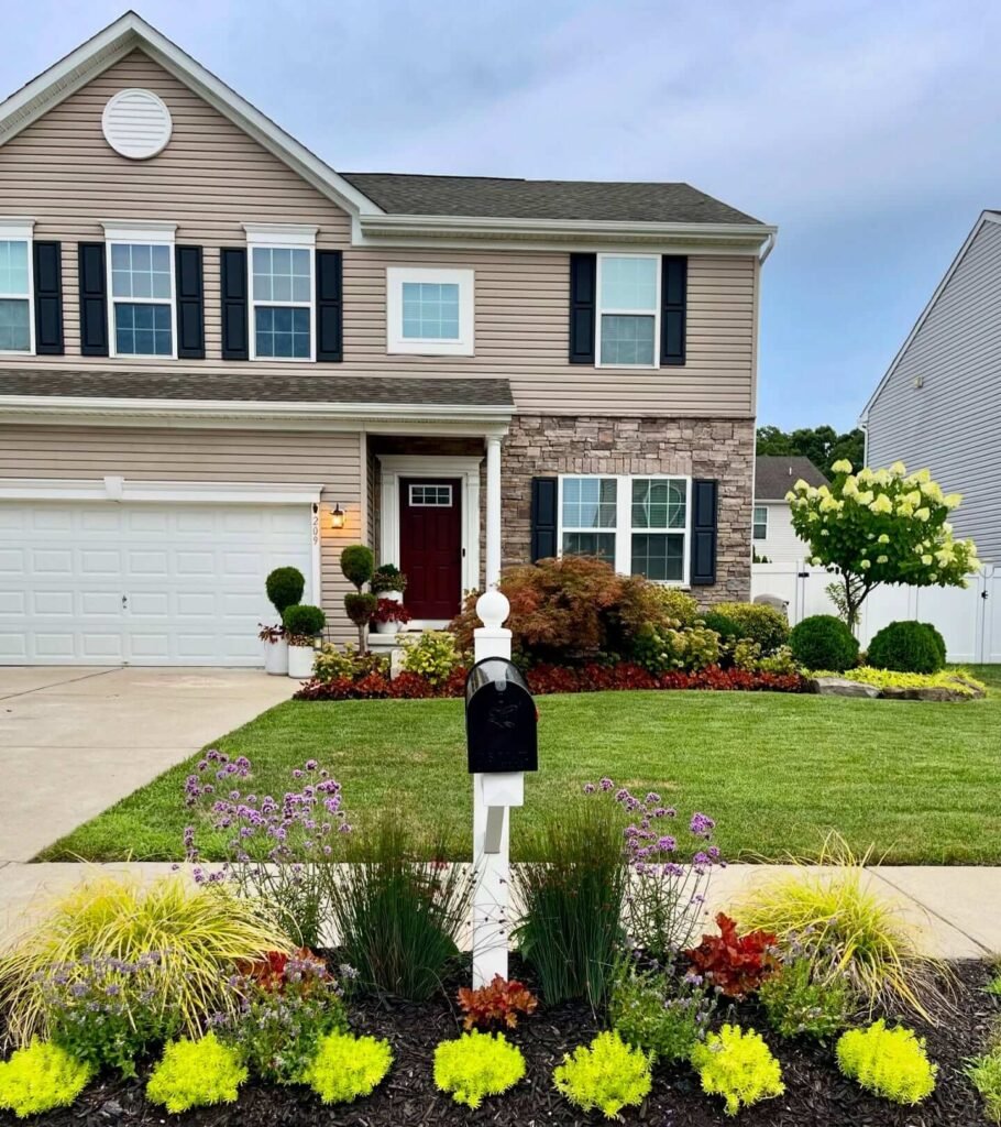 8. Mailbox Flower Bed for an Inviting First Impression