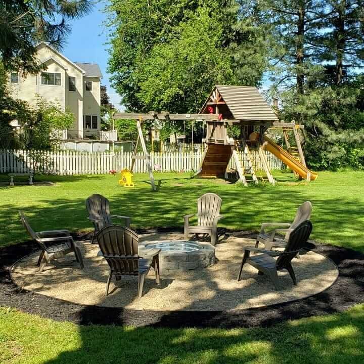 Family-Friendly Backyard Gravel Fire Pit 