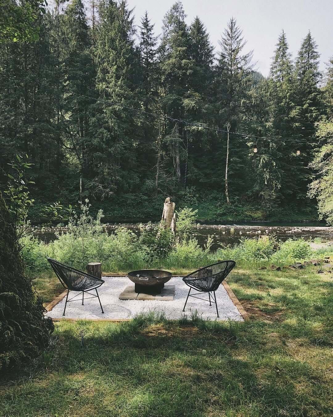 Minimalist Escape Gravel Fire Pit 