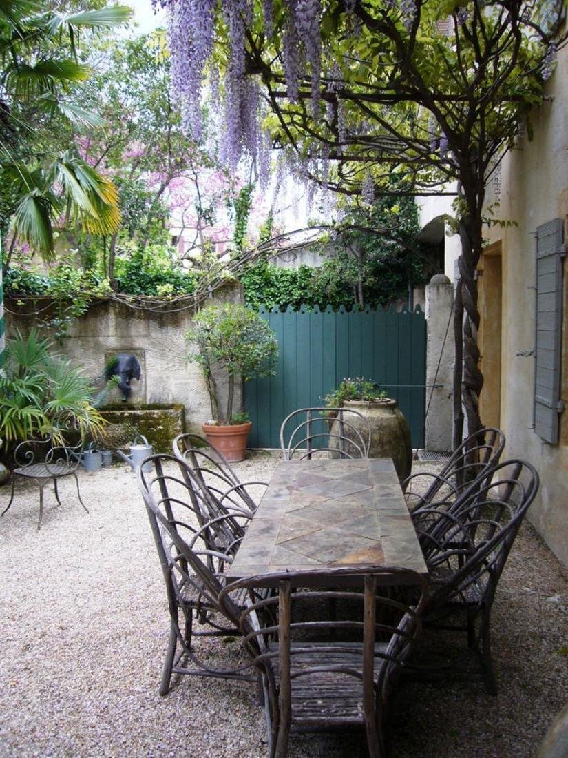 Charming Family Gathering Spot Gravel Backyard