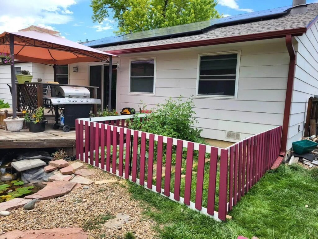 29. Colorful Low Picket Fence for Garden Zoning