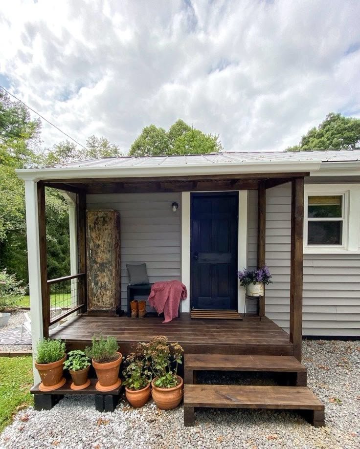 8 Relaxation Ideas for Your Small Back Porch (Your New Favorite Retreat Awaits!) - 2. Lush Greenery