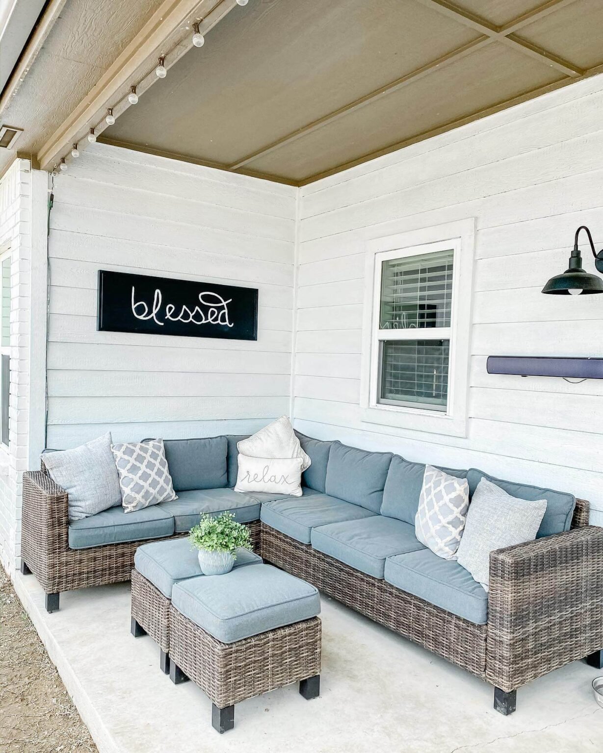 27 Dreamy Farmhouse Back Porch Ideas That Blend Comfort &amp; Country Charm ...