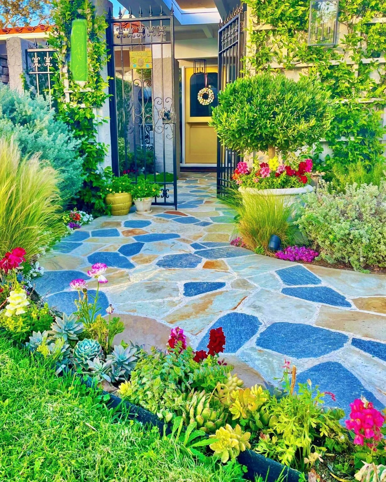 Courtyard Garden Designs That Transform Small Spaces into Serene ...