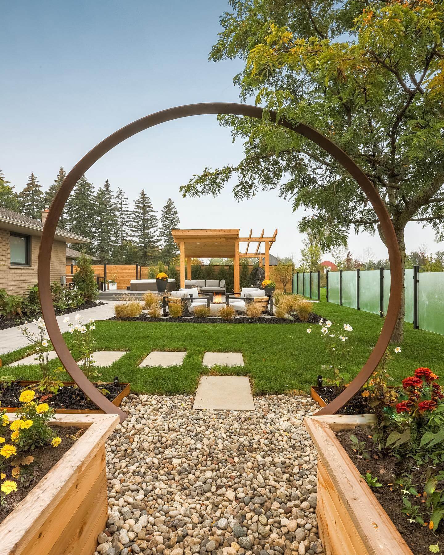 Circular Steel Arch in Stunning Garden Arch Trellis