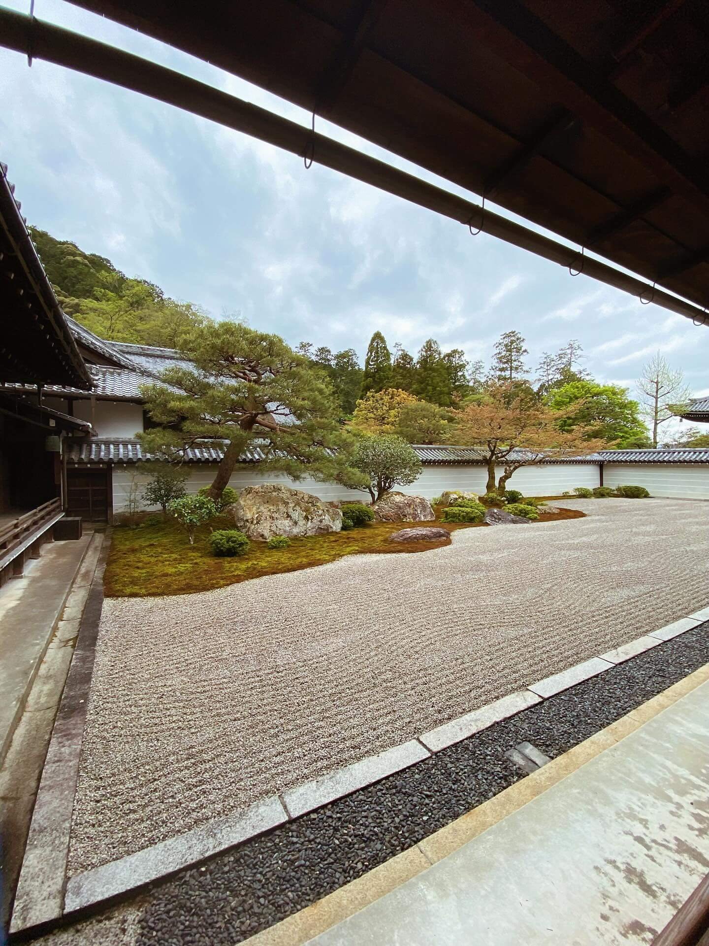 Temple-Style Rock and Moss Japanese Garden Design