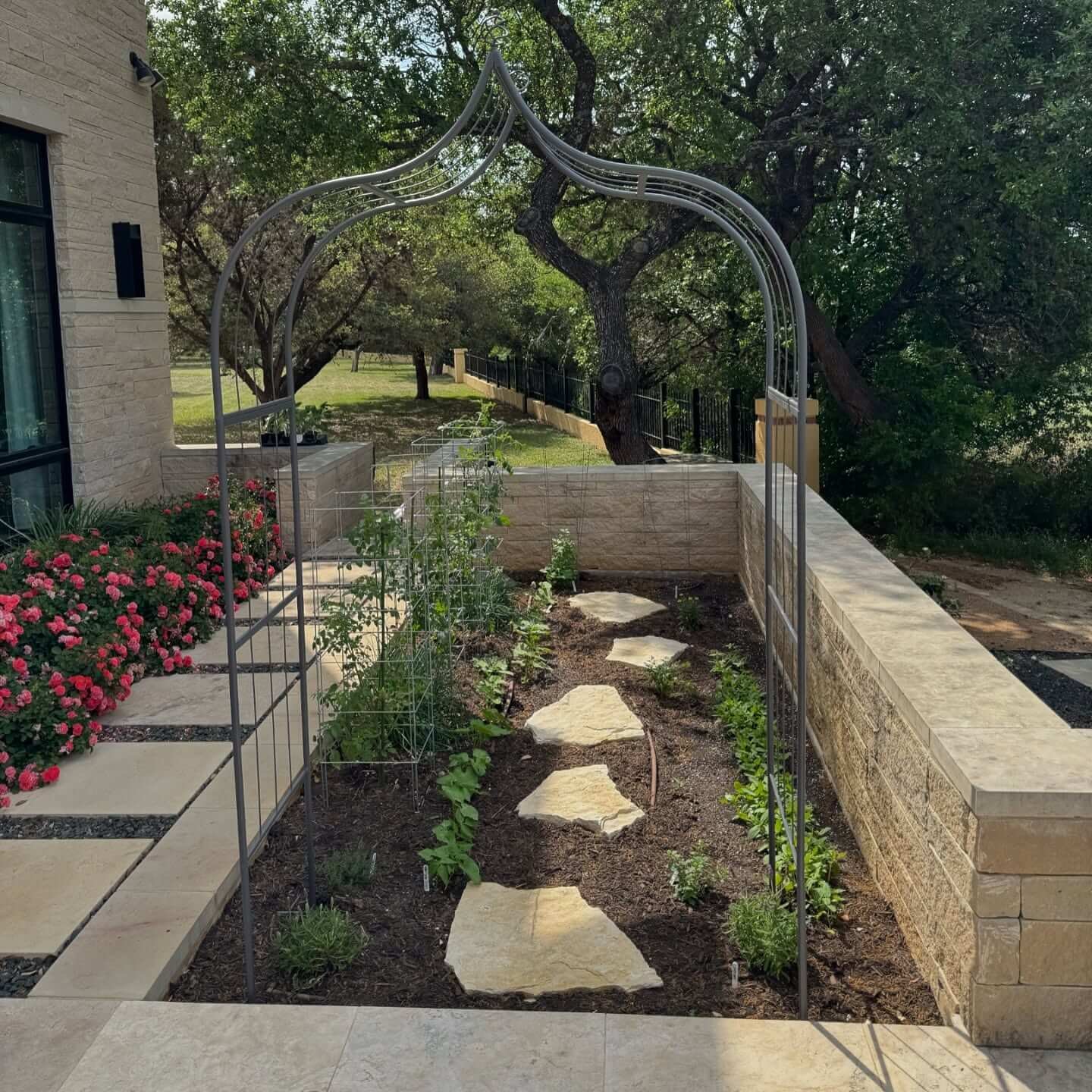 Moroccan-Style Arch in Stunning Garden Arch Trellis 