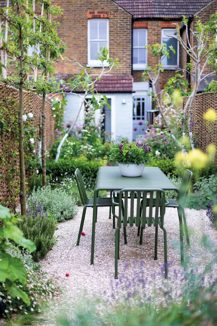 Tiny Front Garden Green Retreat