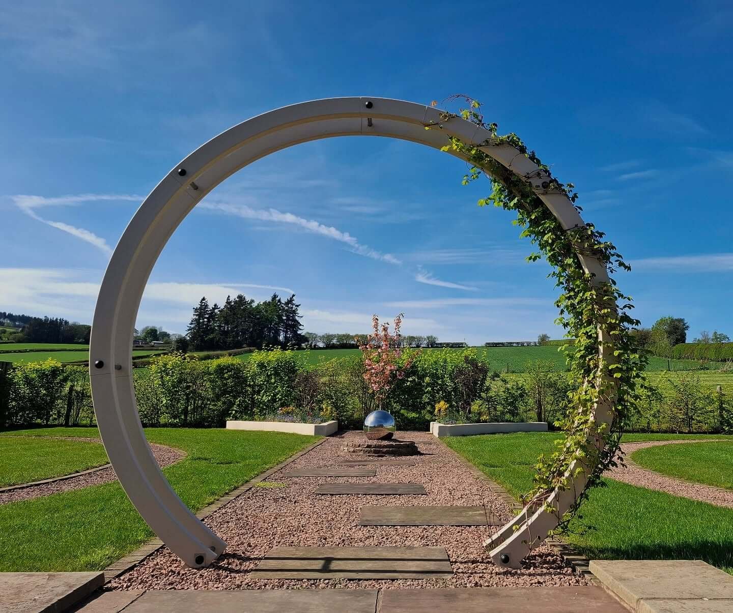Futuristic Flair with Stunning Garden Arch Trellis 