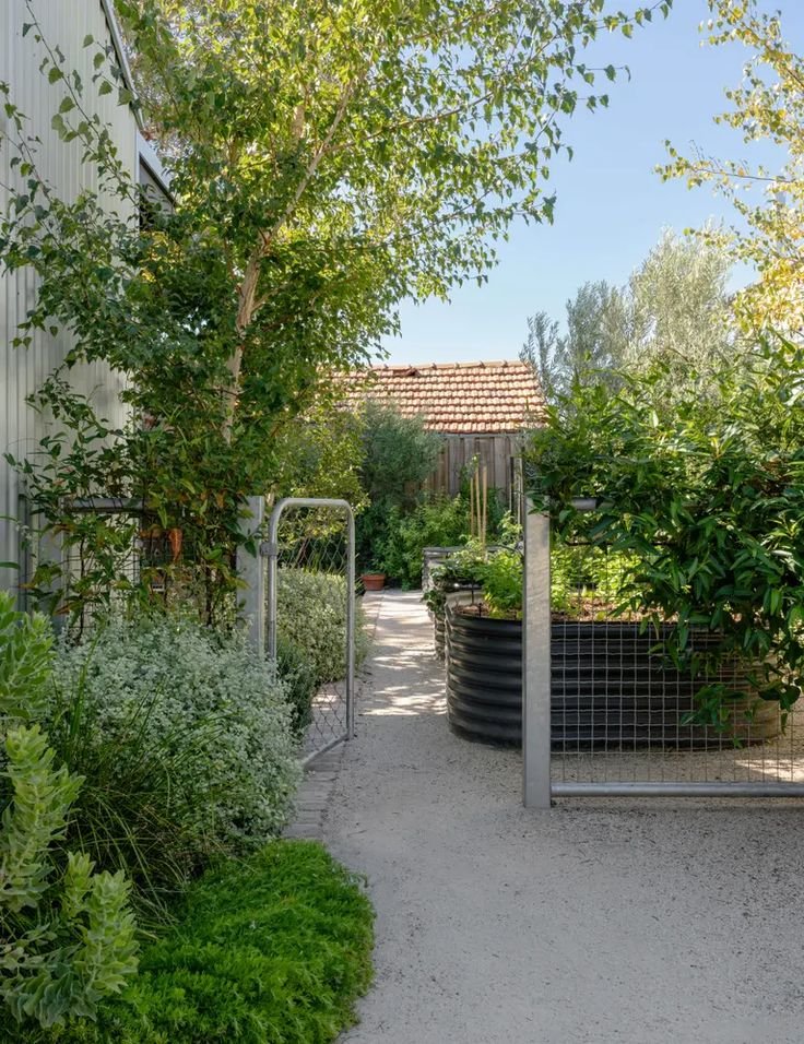 Front Garden Design Sustainable Fencing: A Natural Bound