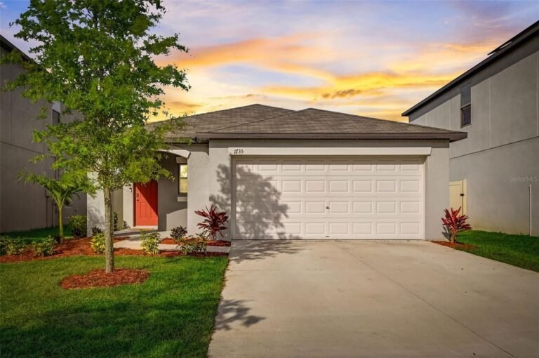 Large Front Yard Landscaping
