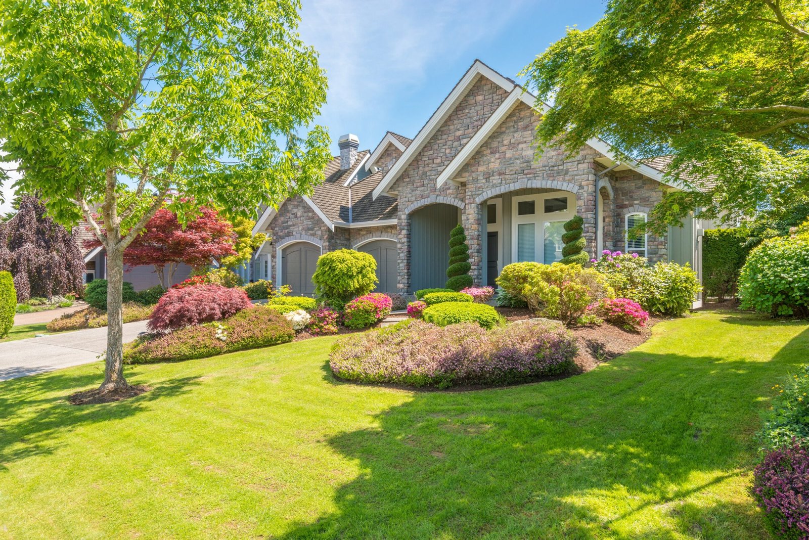 Large Front Yard Landscaping Unique Planters
