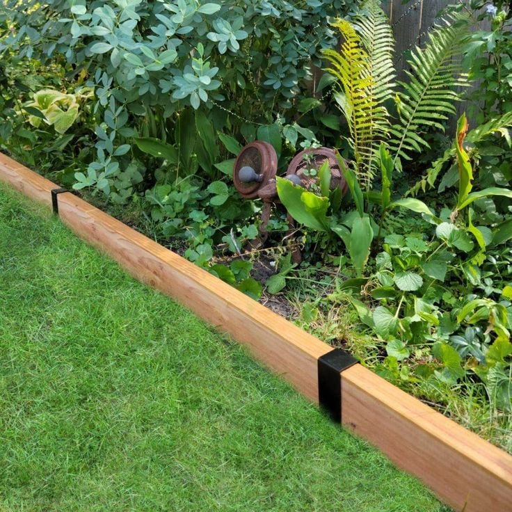 Flower Bed Border Metallic Touch